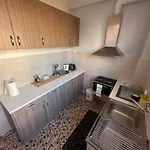 Beachview Chic Modern Apartman