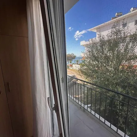 Beachview Chic Modern Apartment Agioi Theodoroi