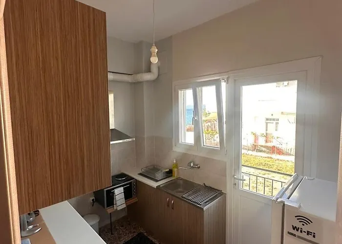 Beachview Chic Modern Lejlighed Agioi Theodoroi (Corinthia)