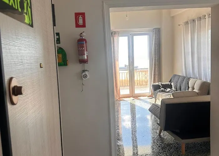 Beachview Chic Modern Agioi Theodoroi (Corinthia)